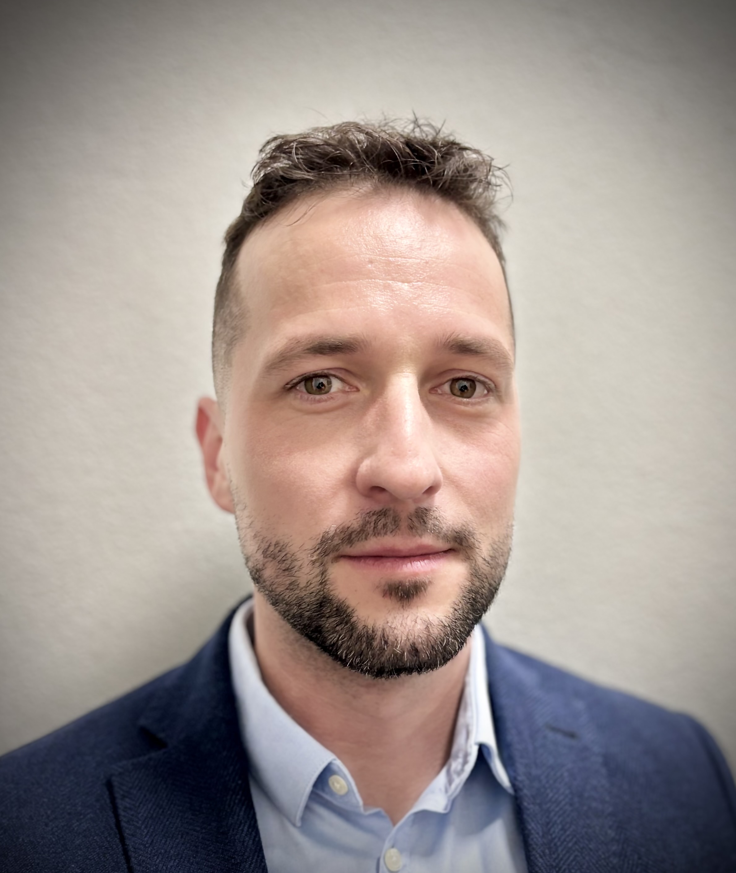 Peter O. – Founder & CEO of VitiligoShop